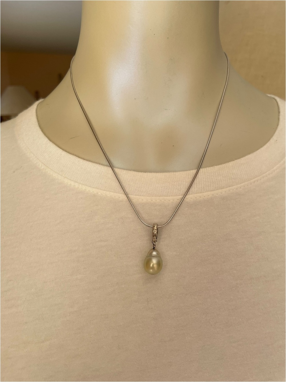 Vintage Italy Sterling Silver 12mm White South Sea Pearl Necklace